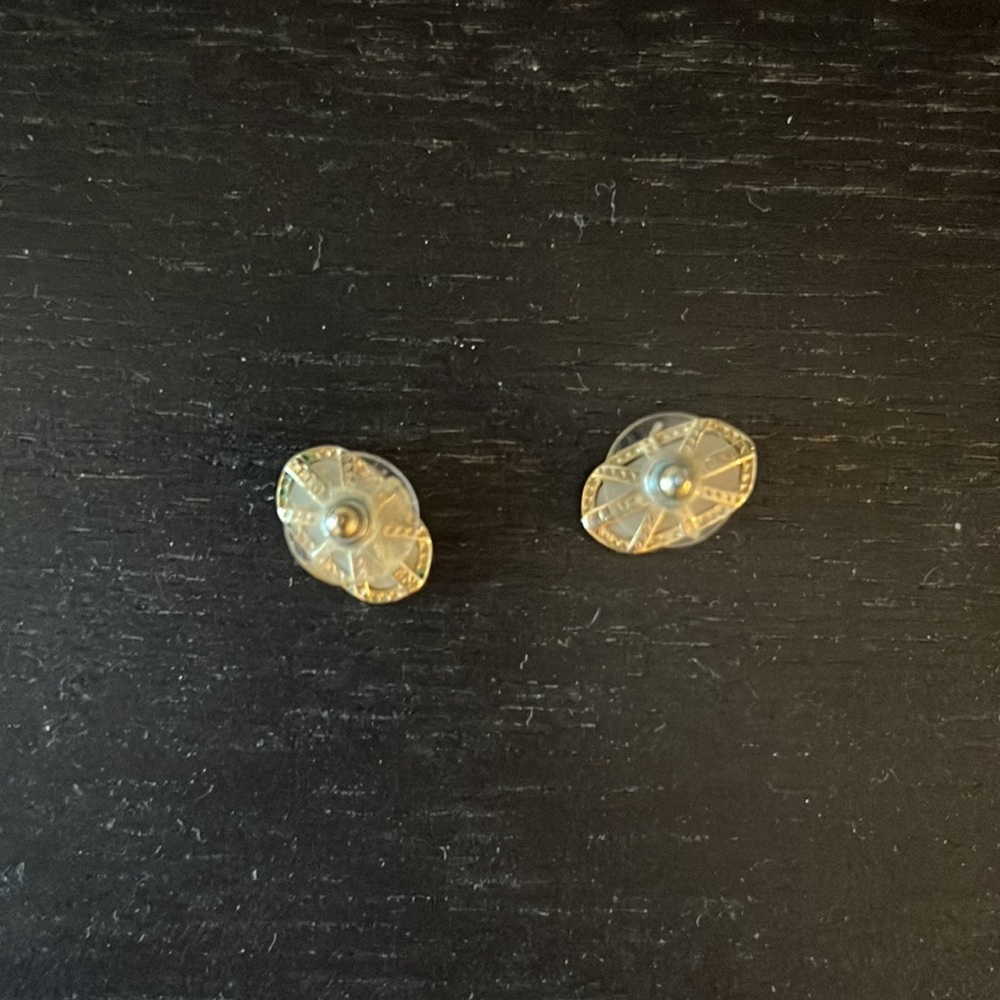 Kendra script Ellie studs - Picture 2 of 2
